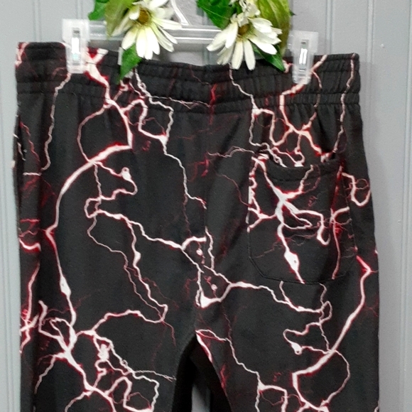 NBA Cavs Lighting Pants - Picture 2 of 14